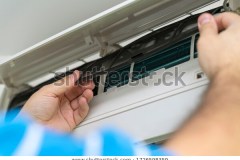 male-technician-repairing-reading-air-600w-1726598359